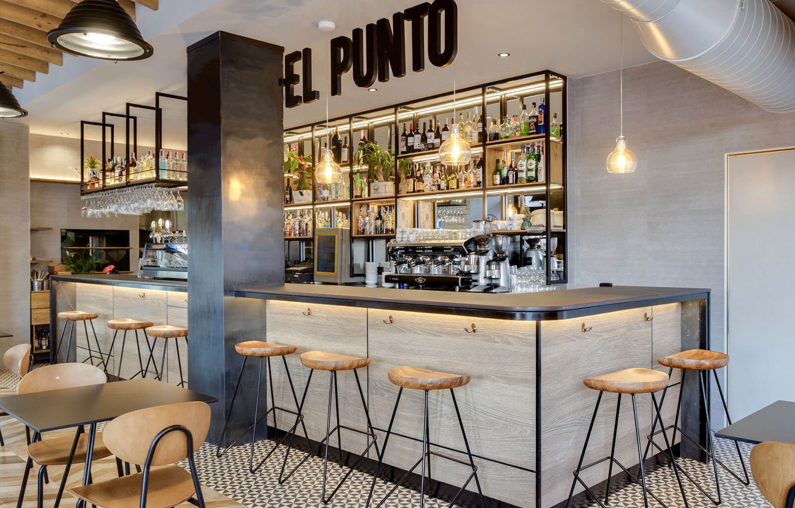 EL PUNTO BAR_INDAStudio_INTERIORISMO BARCELONA