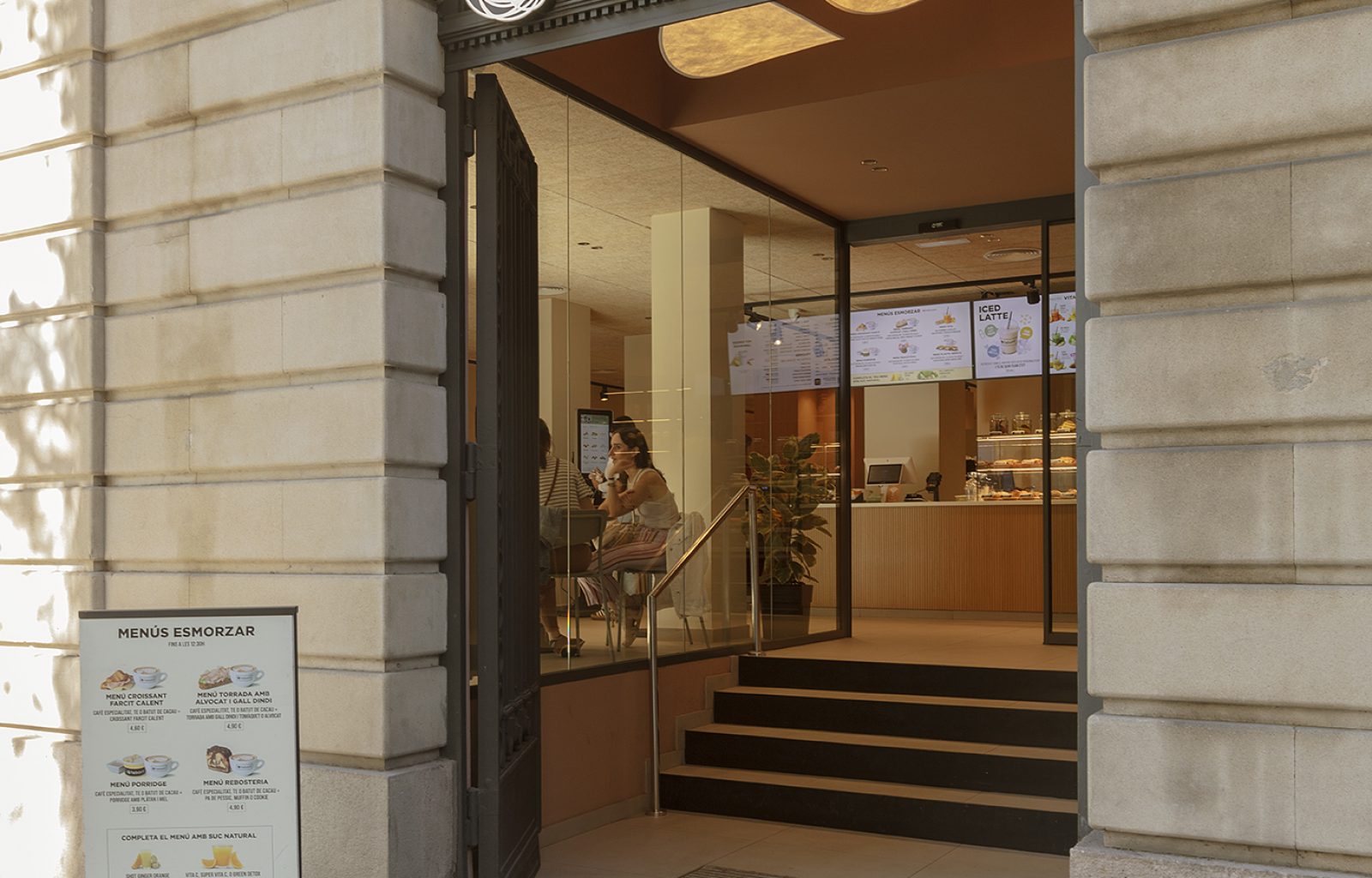 FABORIT CÒRSEGA CAFETERIA_INDASTUDIO