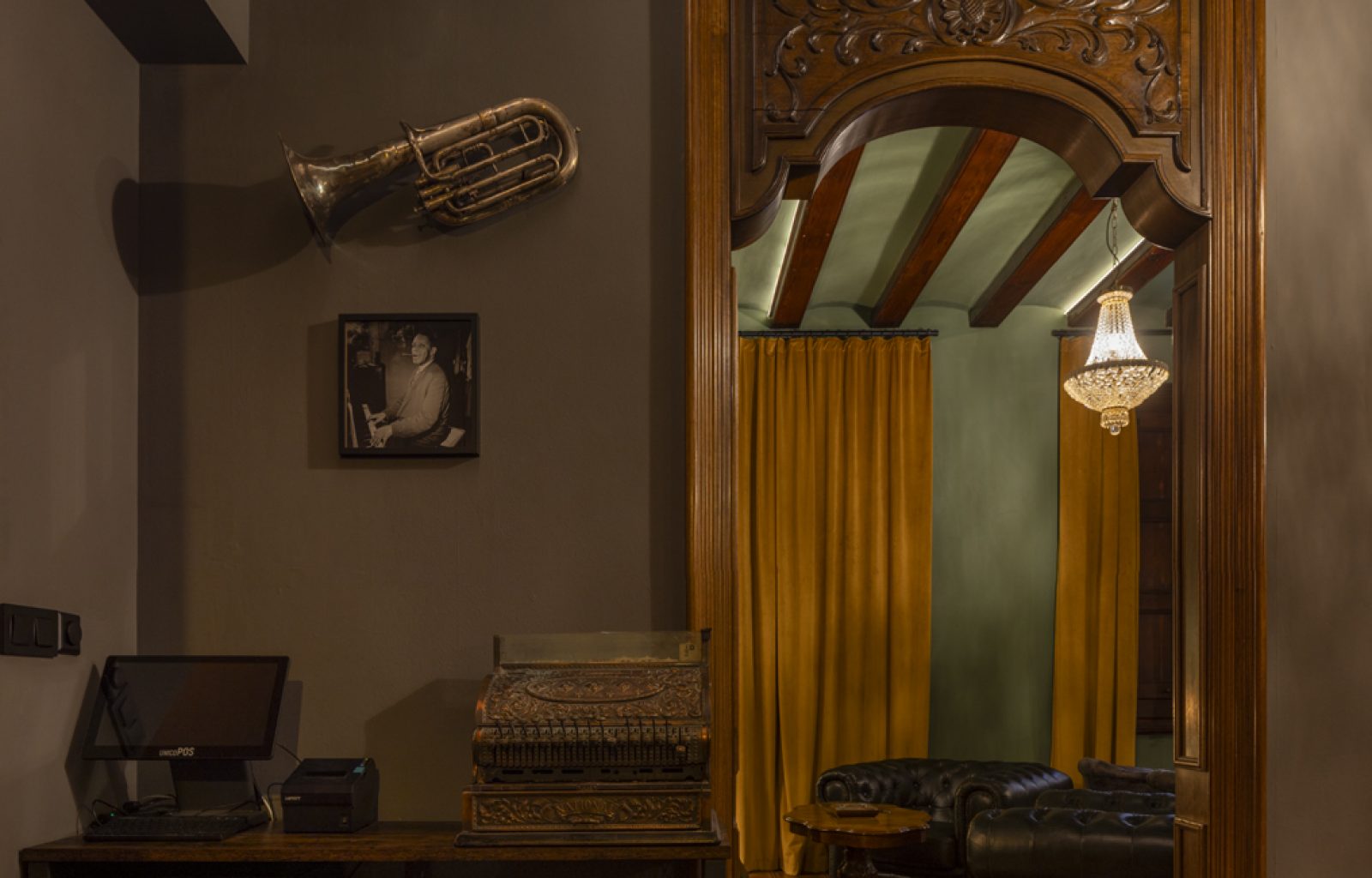 THE CRAFT CIGAR CLUB_INTERIORISMO COCKTAIL BAR