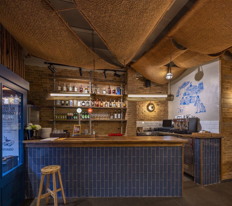 TABERNA CEVICHERA - MERCADO CENTRAL_Interiorismo restaurantes