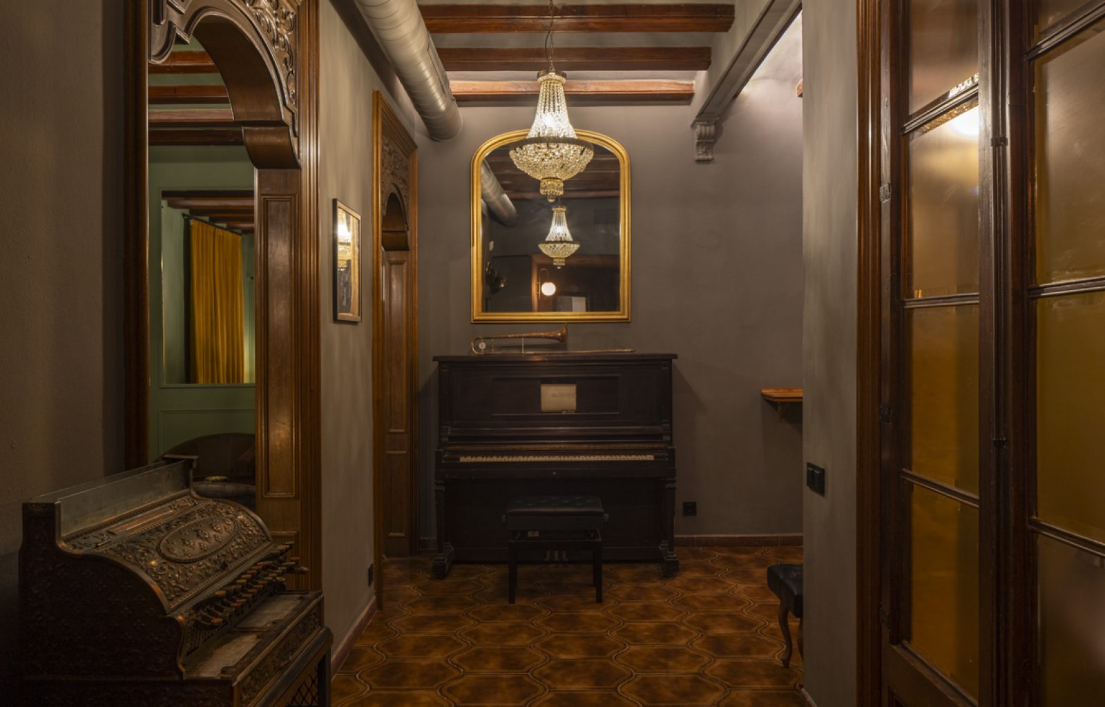 THE CRAFT CIGAR CLUB_INTERIORISMO COCKTAIL BAR