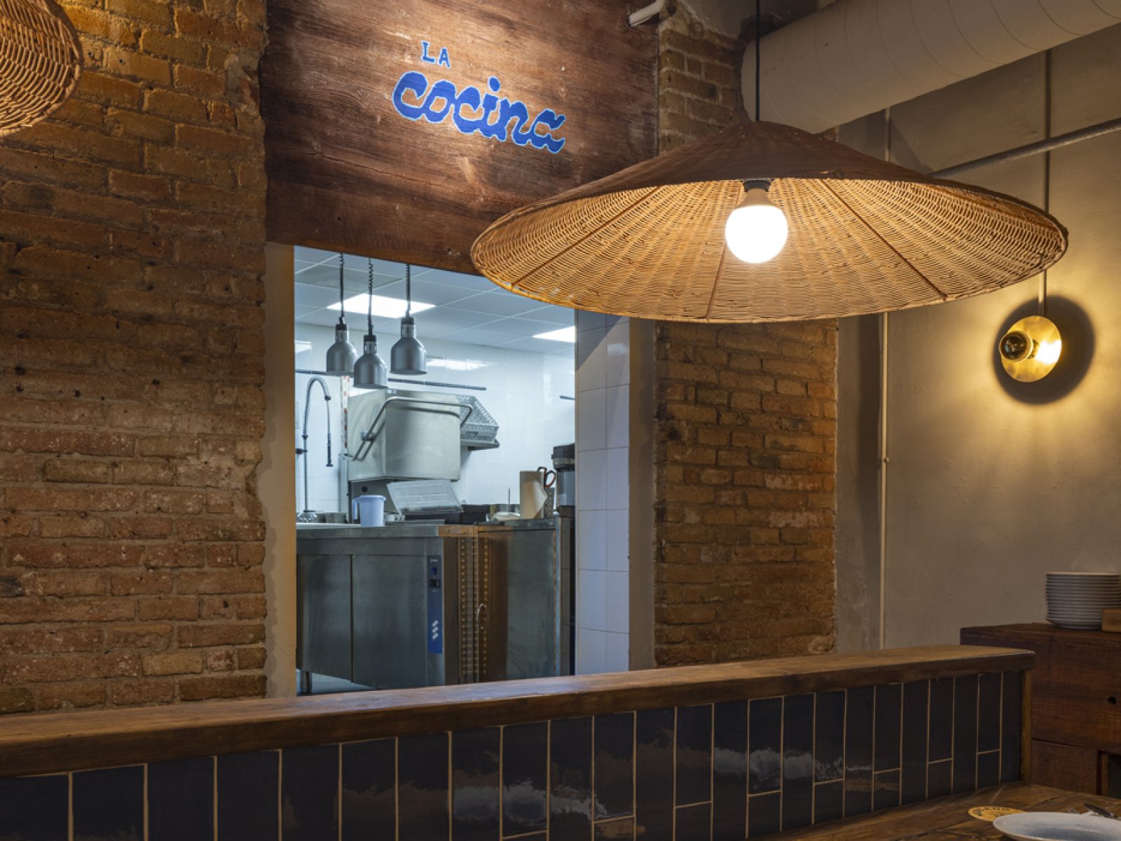 TABERNA CEVICHERA - MERCADO CENTRAL_Interiorismo restaurantes