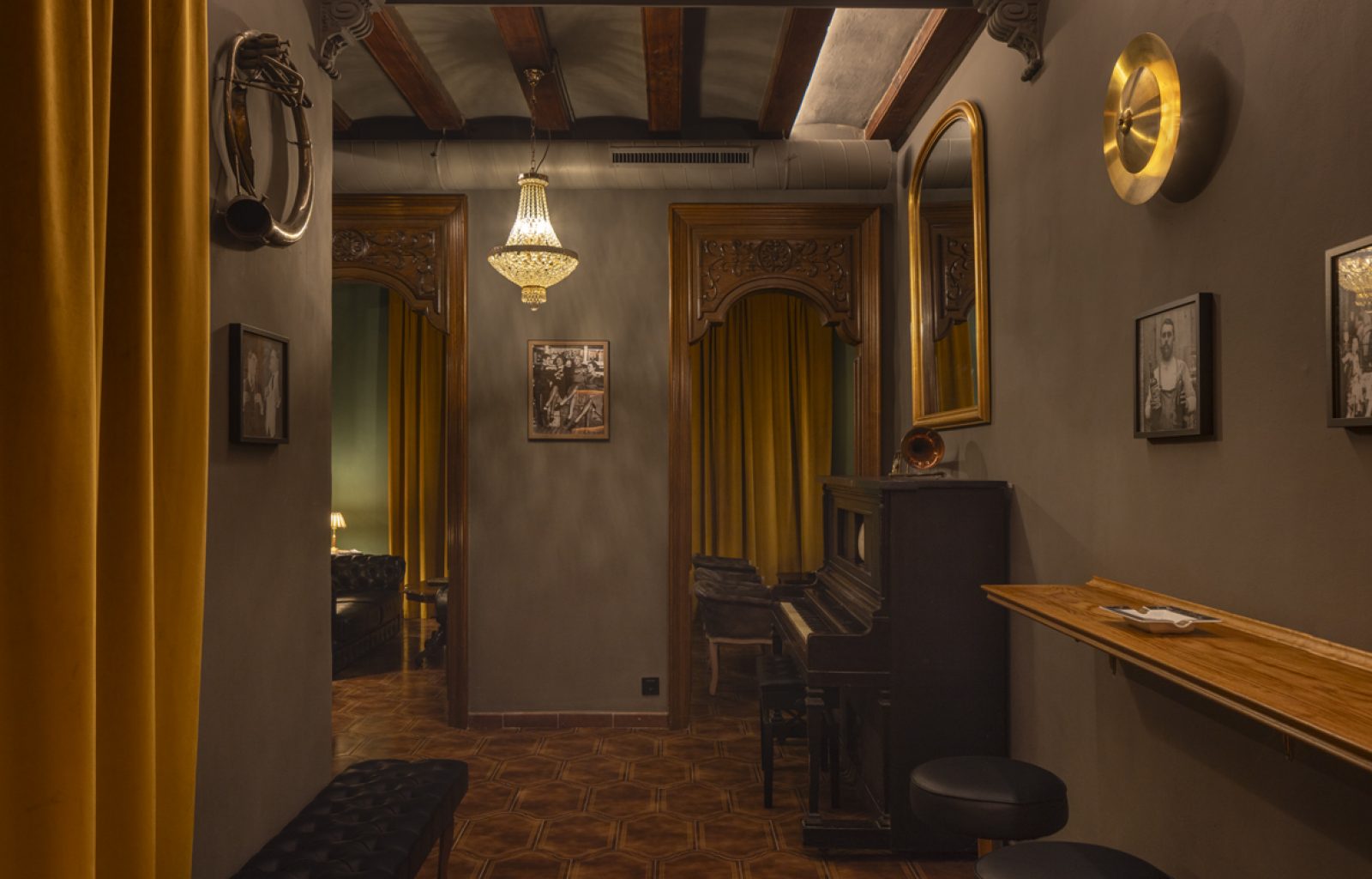 THE CRAFT CIGAR CLUB_INTERIORISMO COCKTAIL BAR