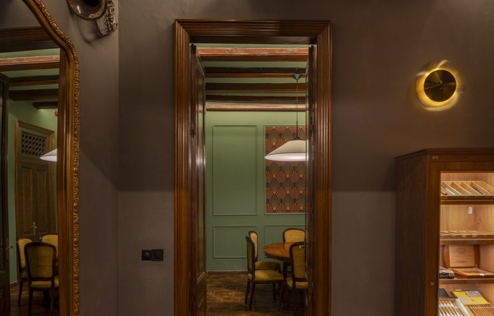 THE CRAFT CIGAR CLUB_INTERIORISMO COCKTAIL BAR